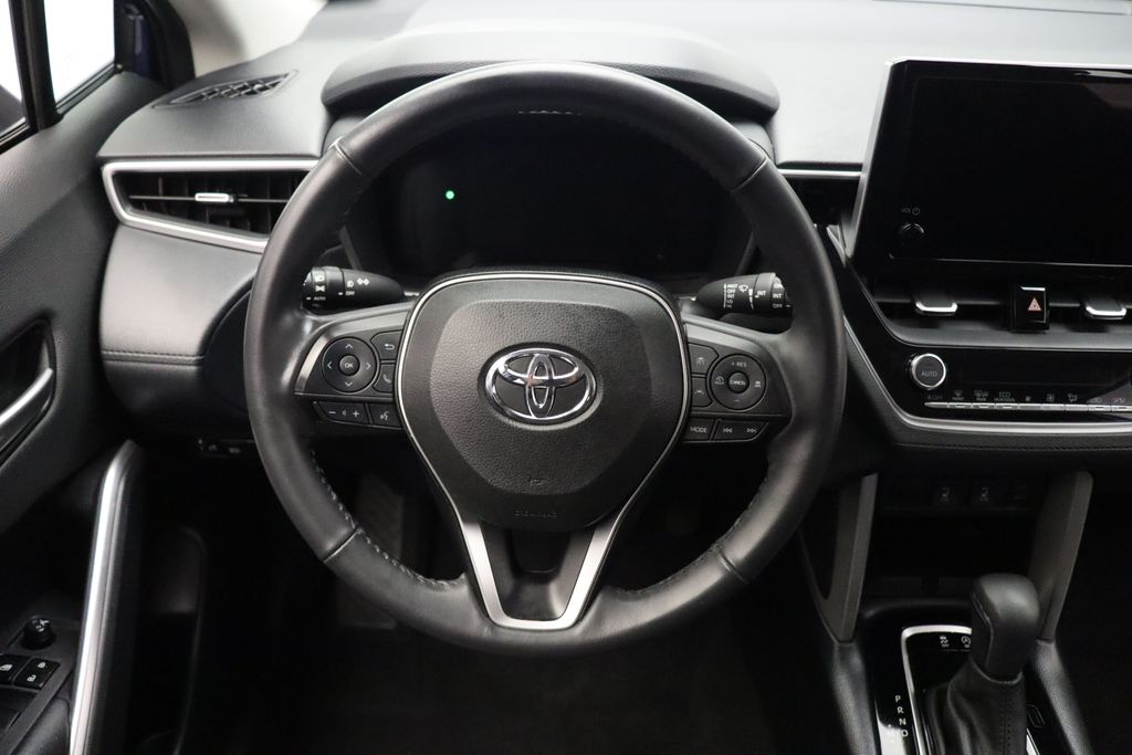 2024 Toyota Corolla Cross XLE 23