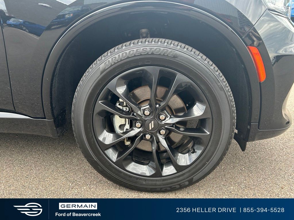 Used 2022 Black Dodge SXT image 11