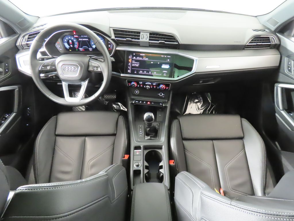 Thumbnail: 2025 Audi Q3 - 12