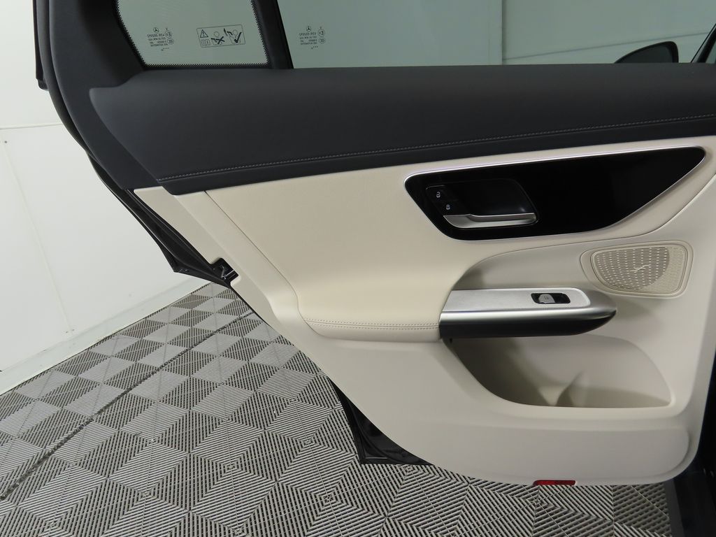 2024 Mercedes-Benz GLC 300 26