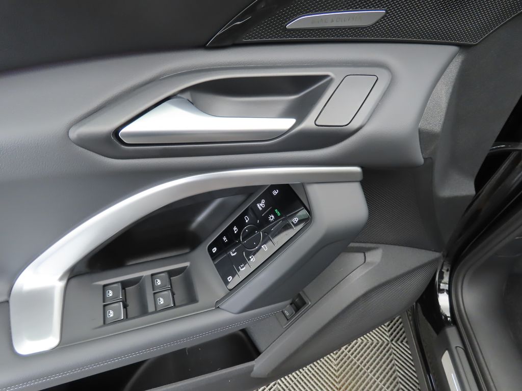 Thumbnail: 2025 Audi Q5 - 24