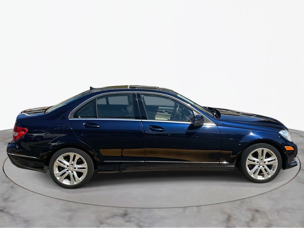 Thumbnail: 2012 Mercedes-Benz C-Class - 6