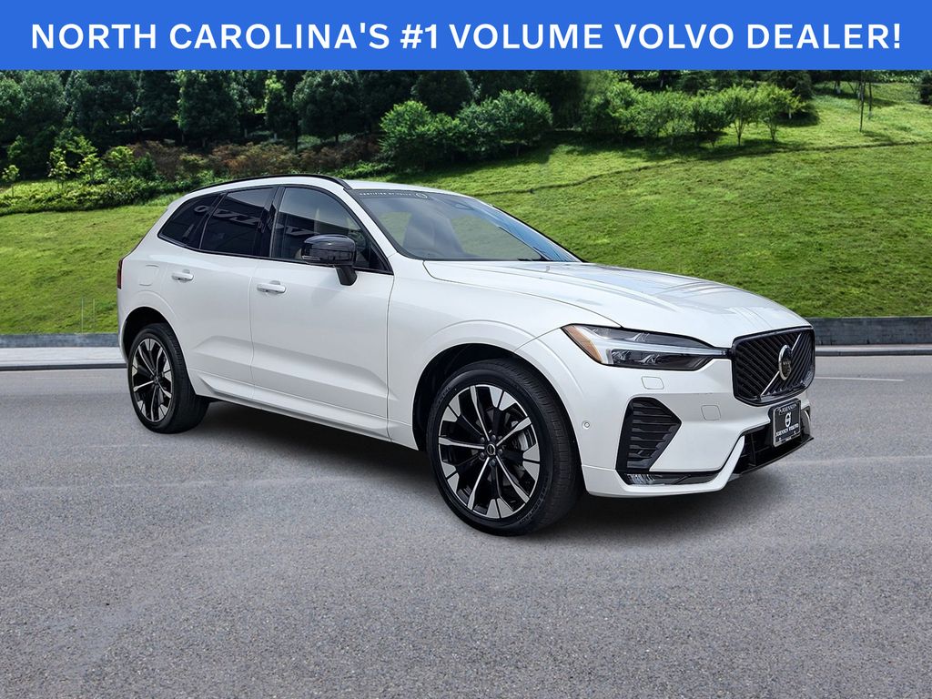 2026 Volvo XC60 Blanco (Crystal White Metallic) SUV/Crossover Tracción en las cuatro ruedas Automática