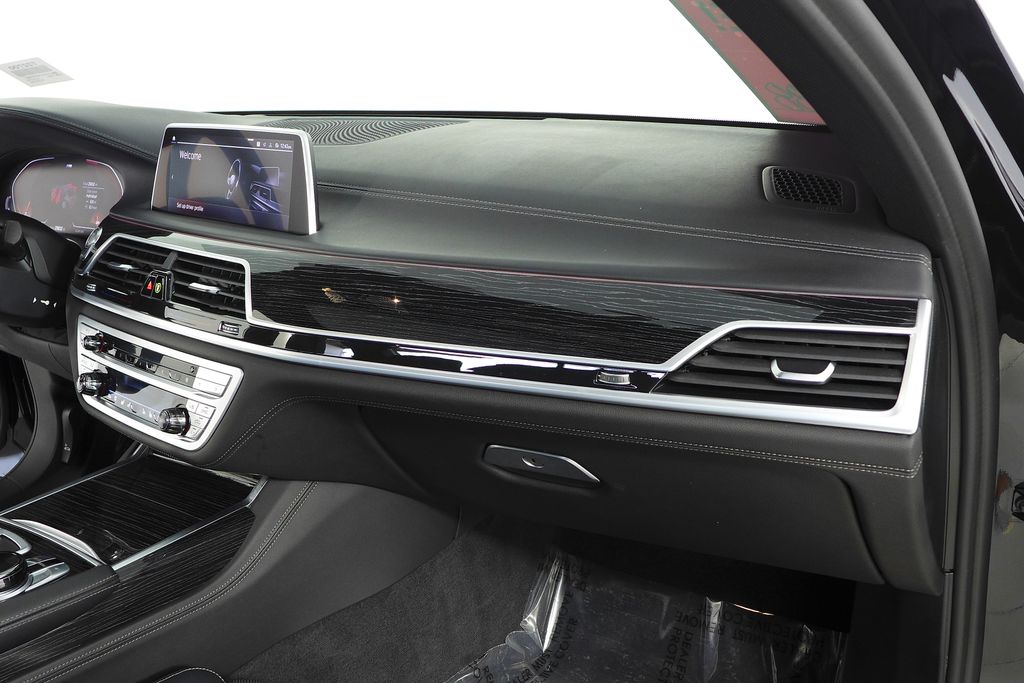 Thumbnail: 2022 BMW 7 Series - 14