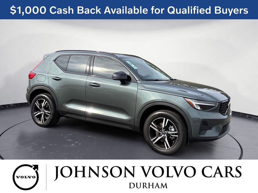 Forest Lake 2026 Volvo XC40 B4 Core FWD SUV / Crossover Front-Wheel Drive Automatic
