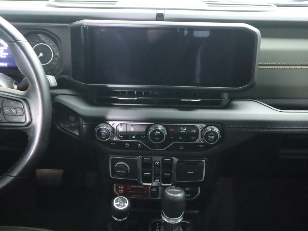 Thumbnail: 2024 Jeep Gladiator - 14