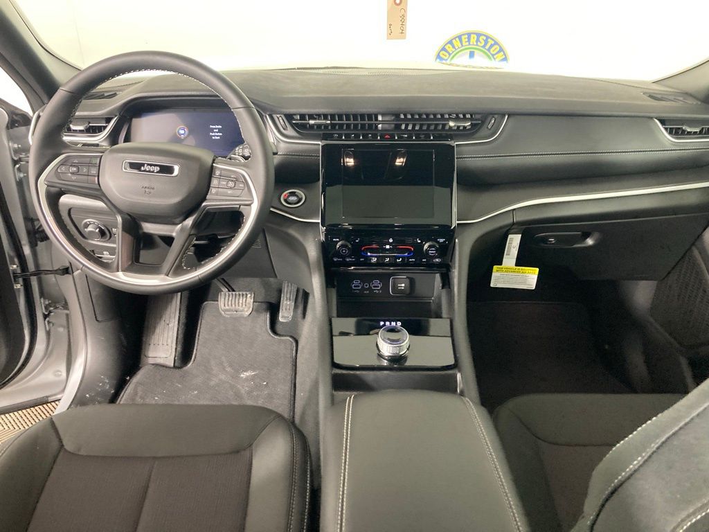 New 2025 Silver Jeep Laredo image 6