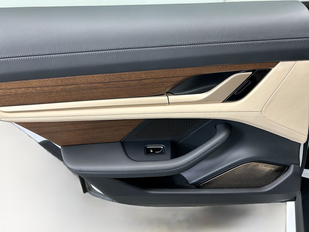 Thumbnail: 2020 Porsche Taycan - 25