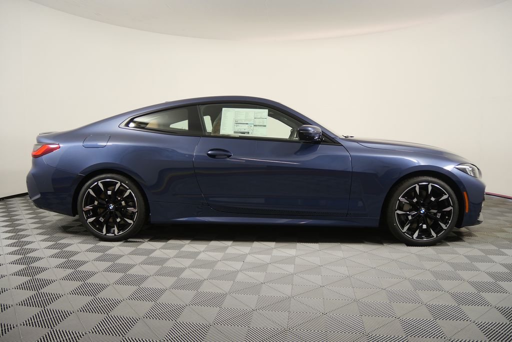 Thumbnail: 2026 BMW 4 Series - 2