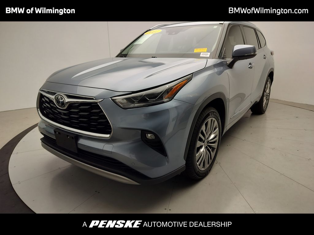 Thumbnail: 2021 Toyota Highlander - 1