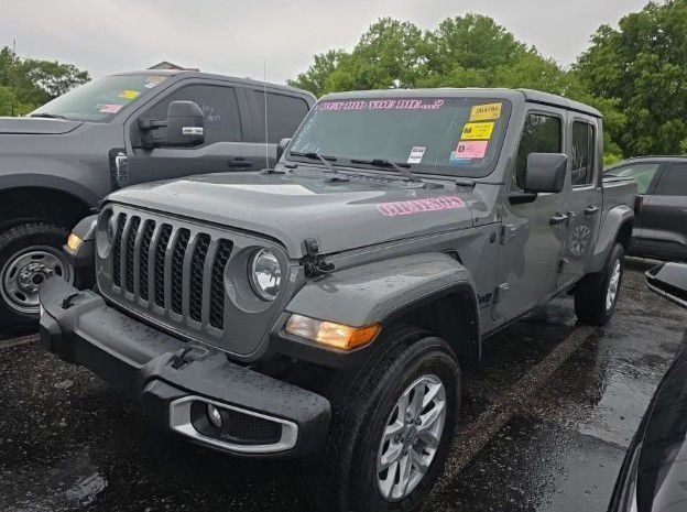 Gray Clearcoat 2023 Jeep Gladiator Pickup Truck Four-Wheel Drive 8-Speed Automatic