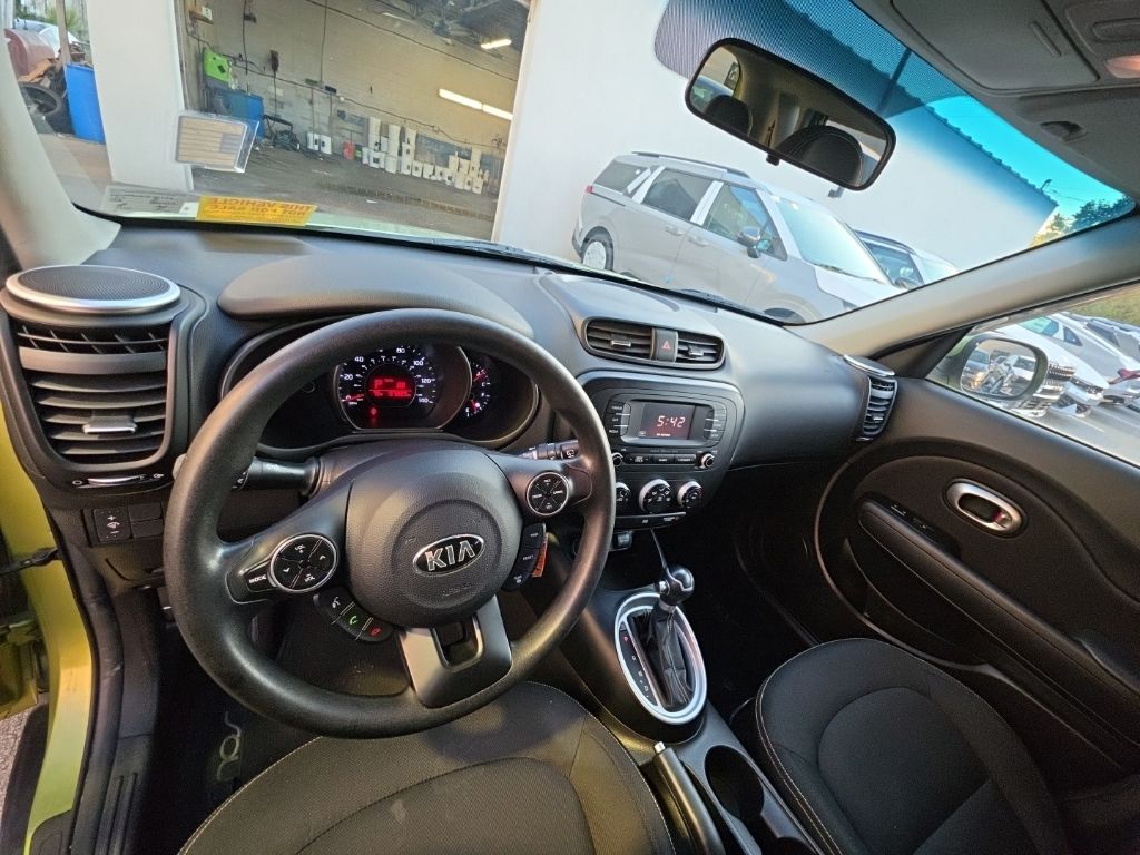 Used 2015 Green Kia Plus image 15