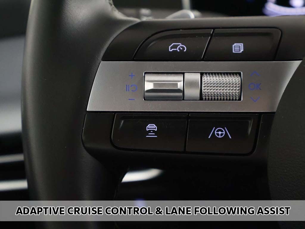 Certified Used 2025 Silver Hyundai SEL image 3