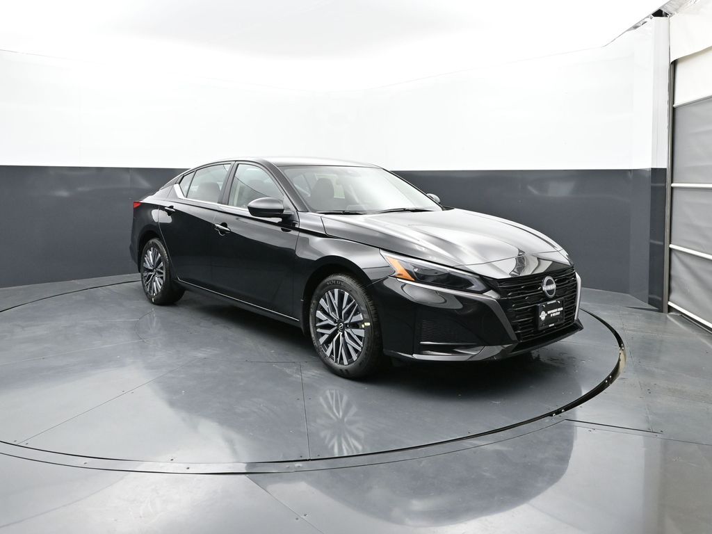 Super Black Clearcoat 2026 Nissan Altima 2.5 SV AWD Sedan All-Wheel Drive Continuously Variable Transmission