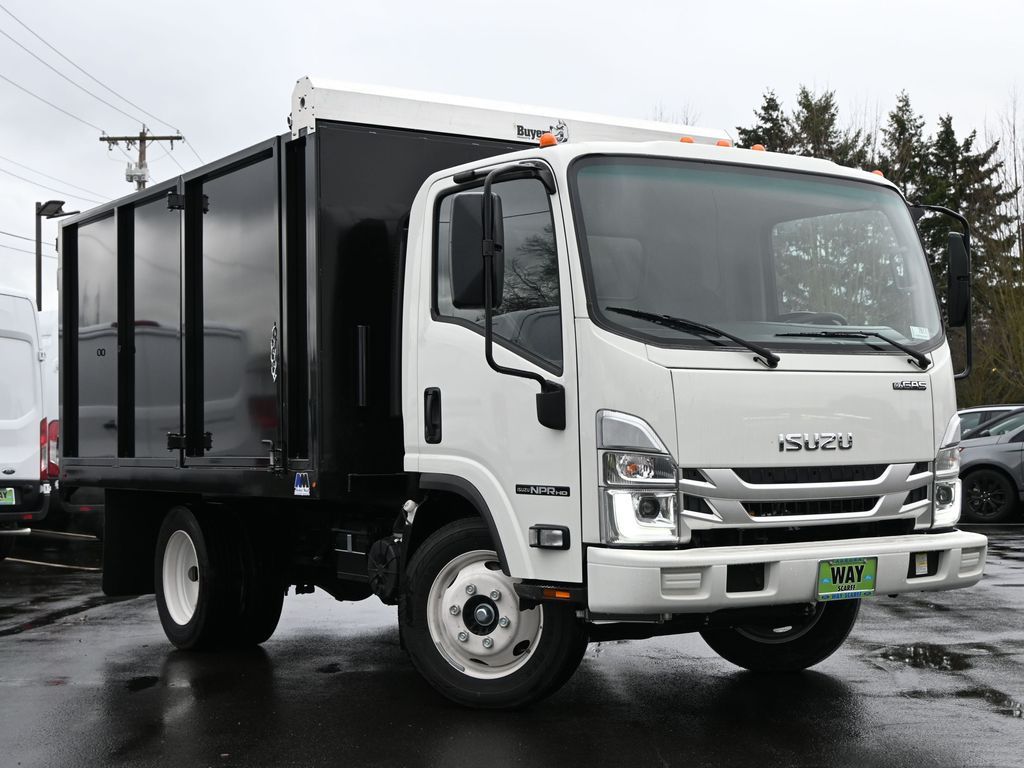 2025 Isuzu NPR HD 