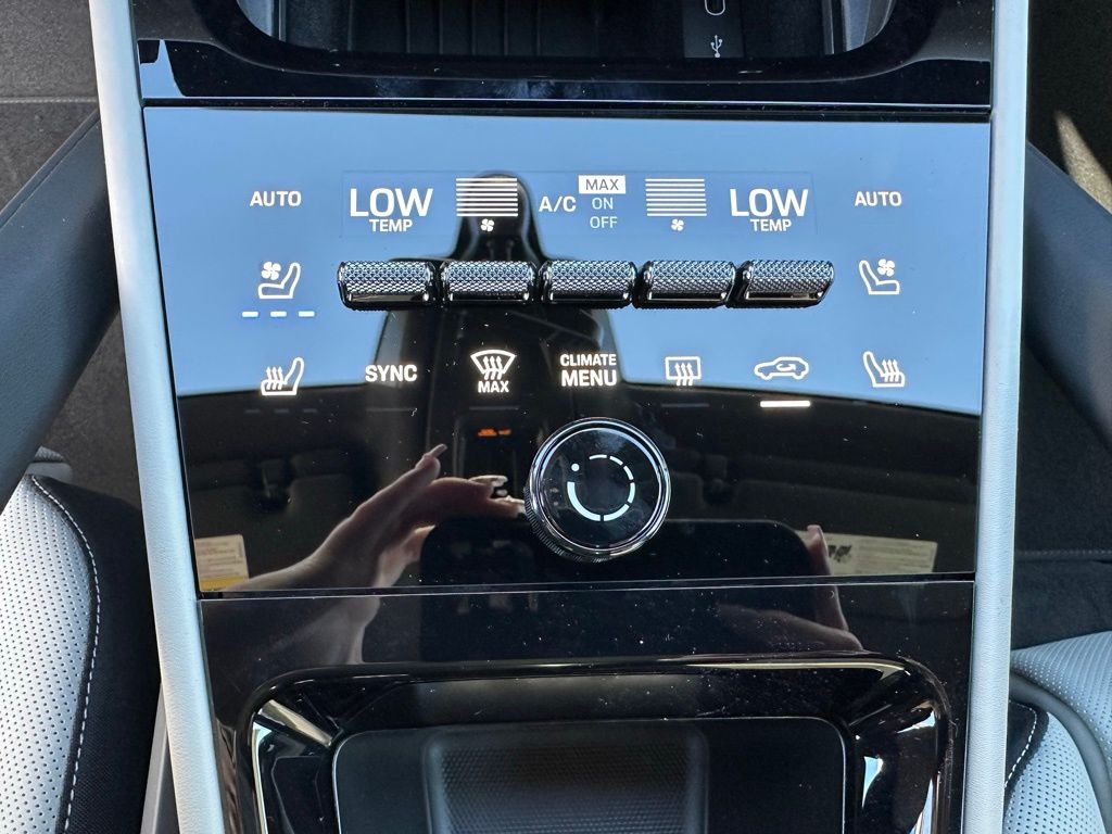 Thumbnail: 2026 Porsche Cayenne - 25