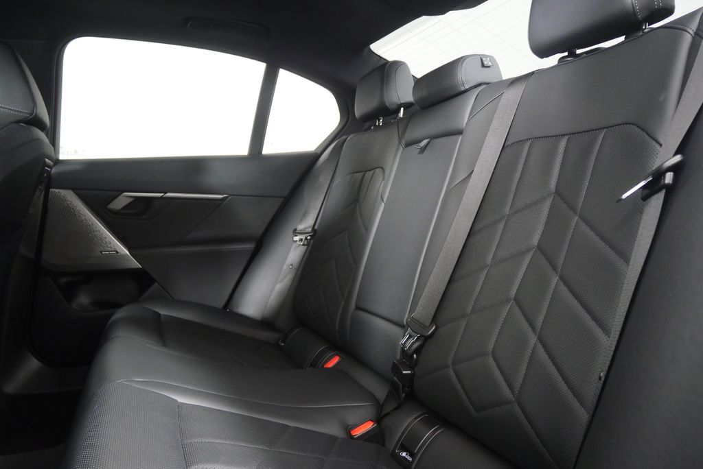 Thumbnail: 2025 BMW 5 Series - 11