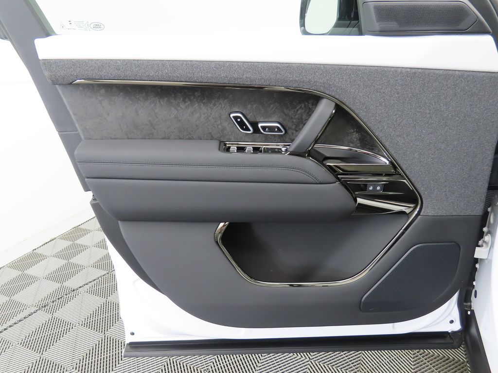 Thumbnail: 2025 Land Rover Range Rover Sport - 24