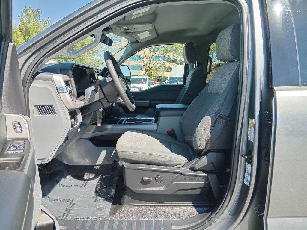 2024 Ford F-350 Super Duty XLT