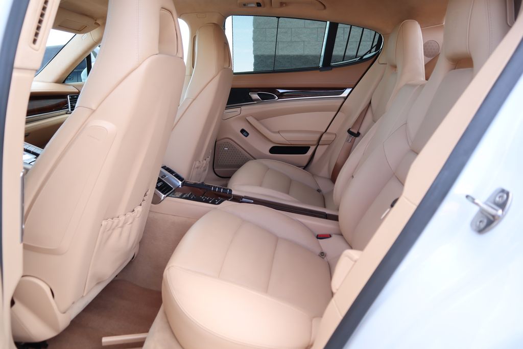 Thumbnail: 2014 Porsche Panamera - 20