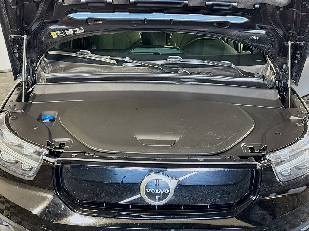 2022 Volvo XC40 Recharge Pure Electric P8 Plus