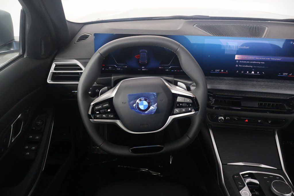Thumbnail: 2025 BMW 3 Series - 3
