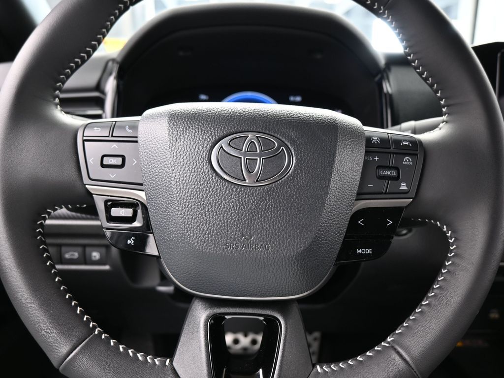 Used 2026 Wind Chill Pearl Toyota SE image 29