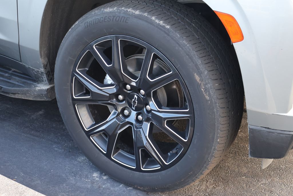 Thumbnail: 2023 Chevrolet Tahoe - 5