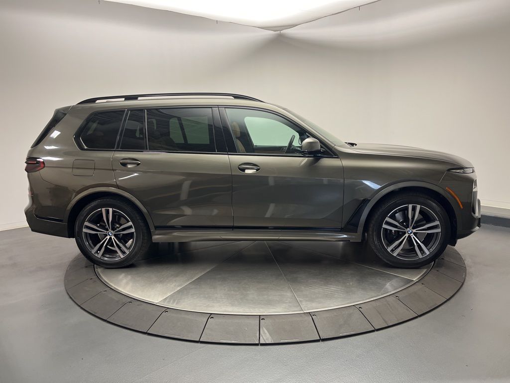 Thumbnail: 2023 BMW X7 - 6