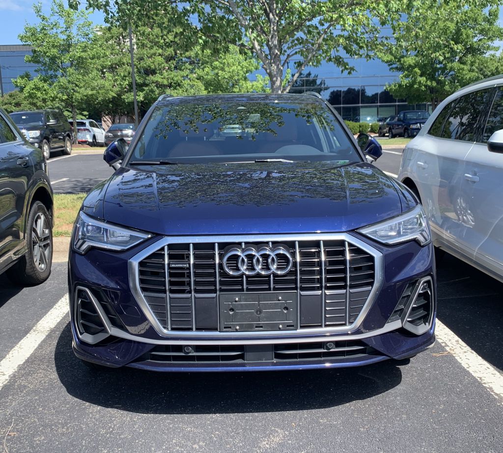 Thumbnail: 2025 Audi Q3 - 2