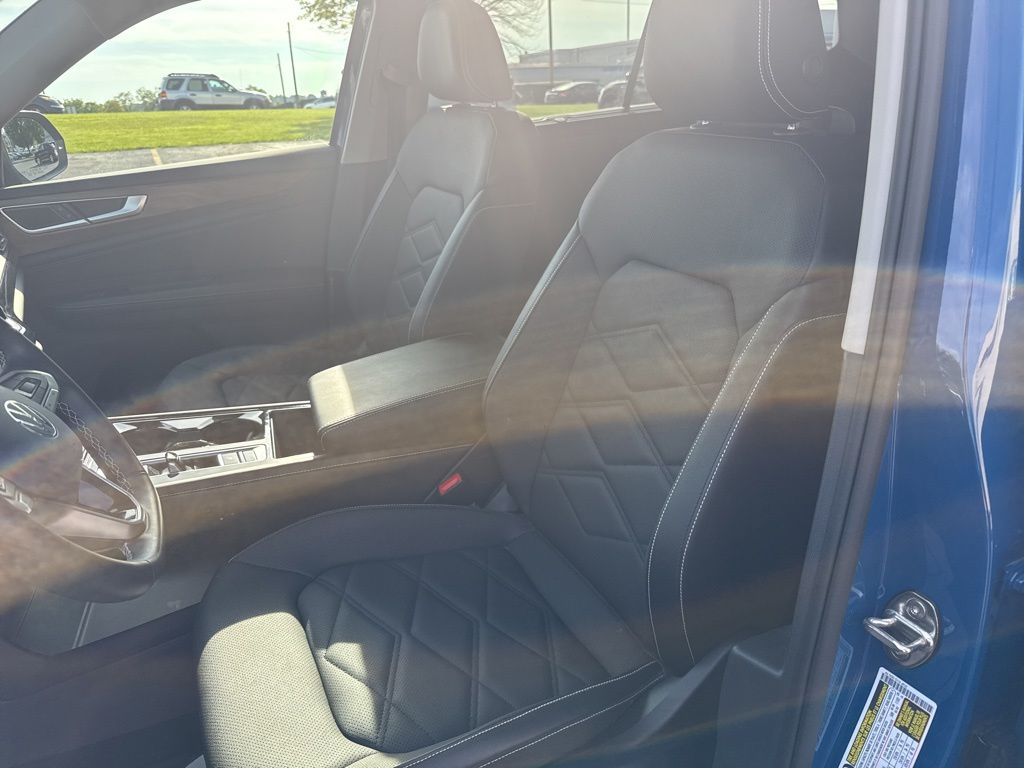 2025 Volkswagen Atlas 2.0T SE w/Technology Blue at Subaru and VW of Moon Township