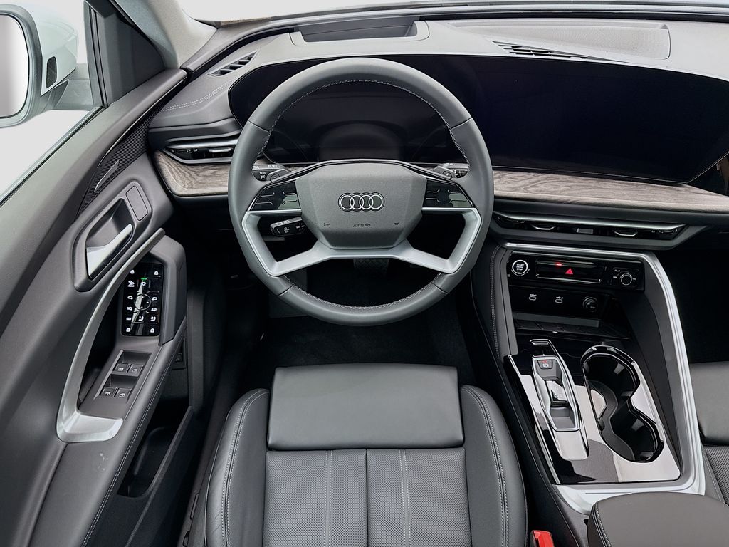Thumbnail: 2025 Audi Q5 - 11