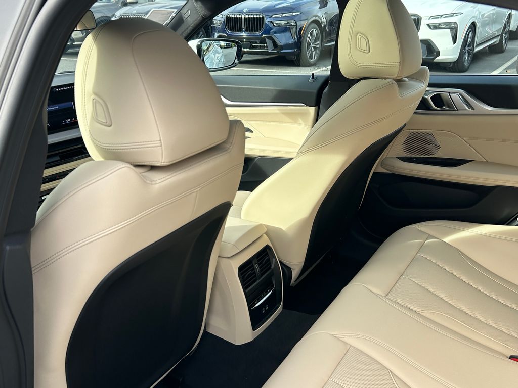 Thumbnail: 2025 BMW i4 - 31