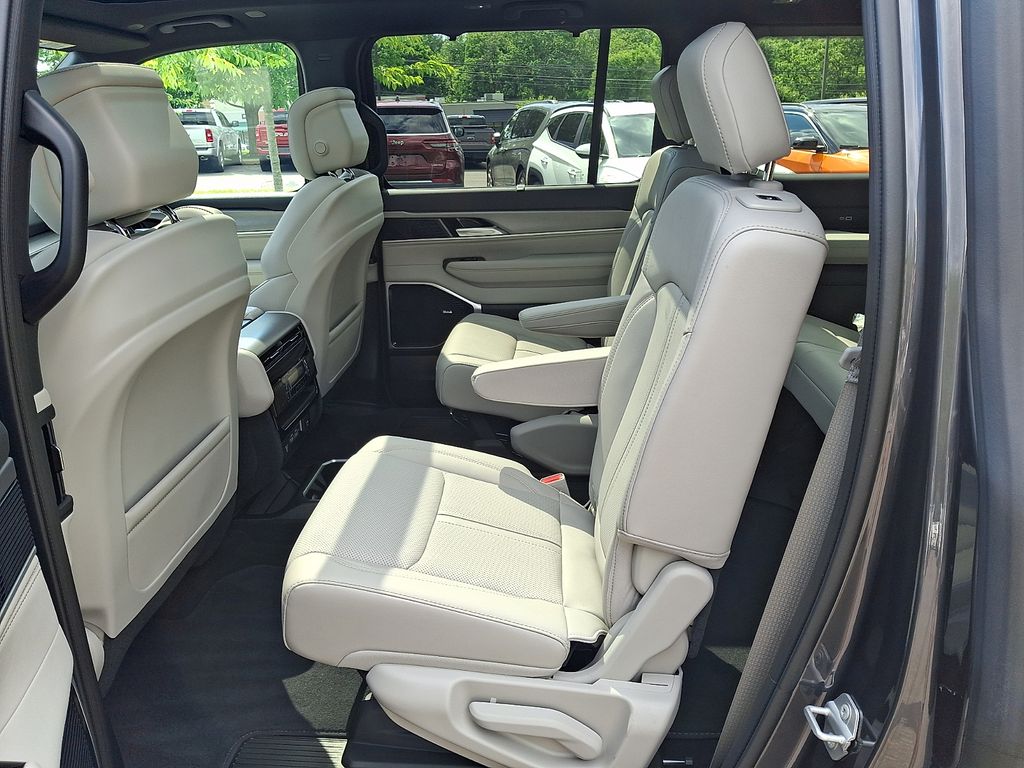 New 2026 Jeep Grand Wagoneer SUV