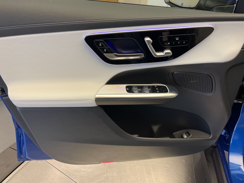 Thumbnail: 2026 Mercedes-Benz GLC - 11