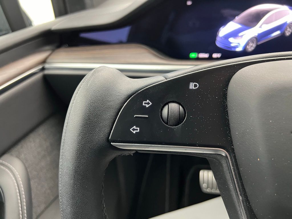 Thumbnail: 2023 Tesla Model X - 25