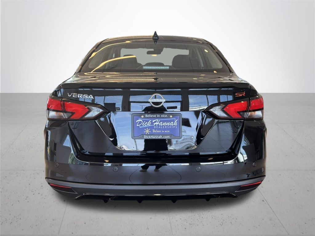 2025 Nissan Versa 1.6 SR