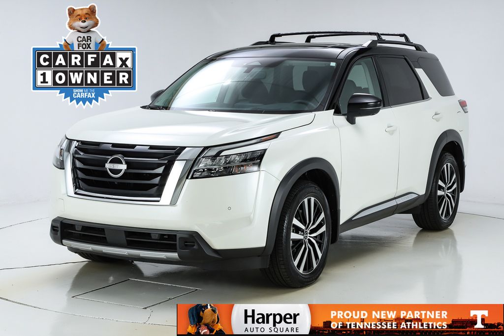 Pearl White Tricoat/Super Black 2024 Nissan Pathfinder Platinum 4WD SUV / Crossover All-Wheel Drive 9-Speed Automatic
