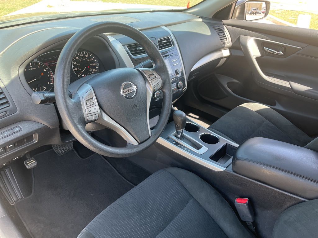 2015 Nissan Altima S 19