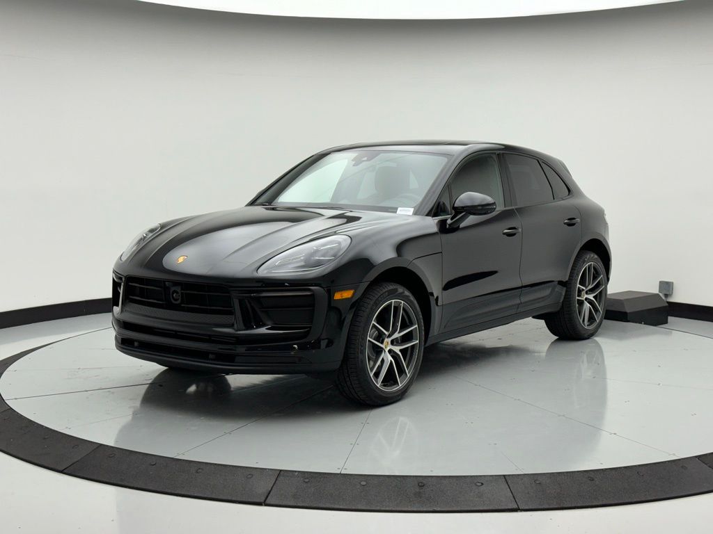 2024 Porsche Macan  -
                Chantilly, VA