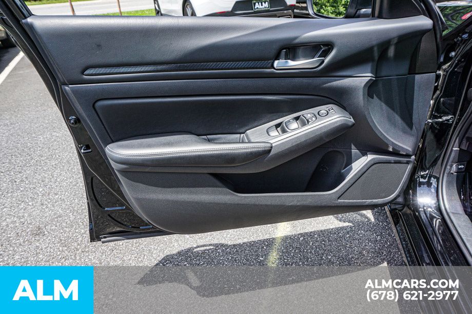 Used 2025 Black Nissan 2.5 SV image 44