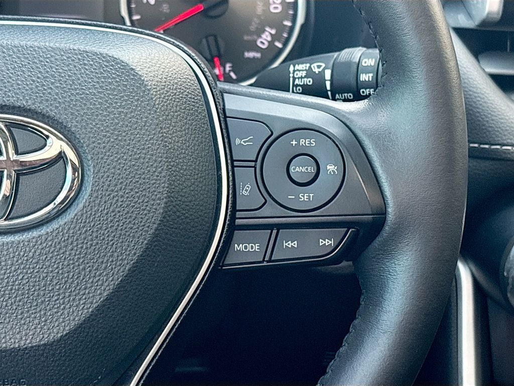 Thumbnail: 2021 Toyota RAV4 - 12