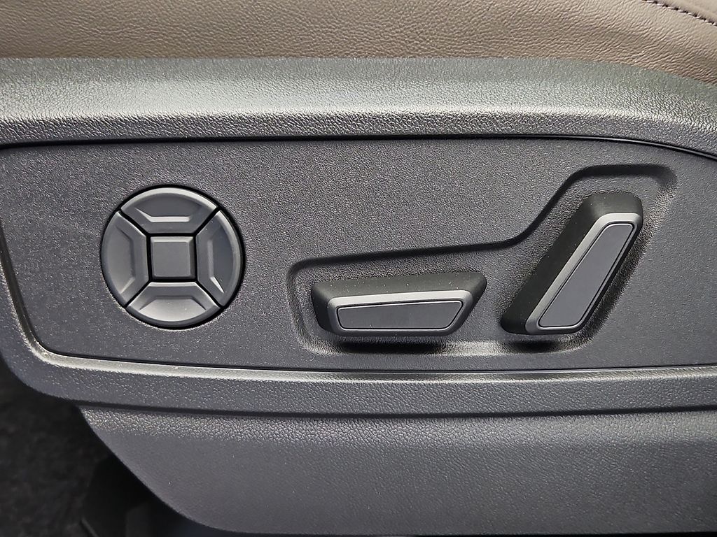 Thumbnail: 2026 Audi Q5 - 16