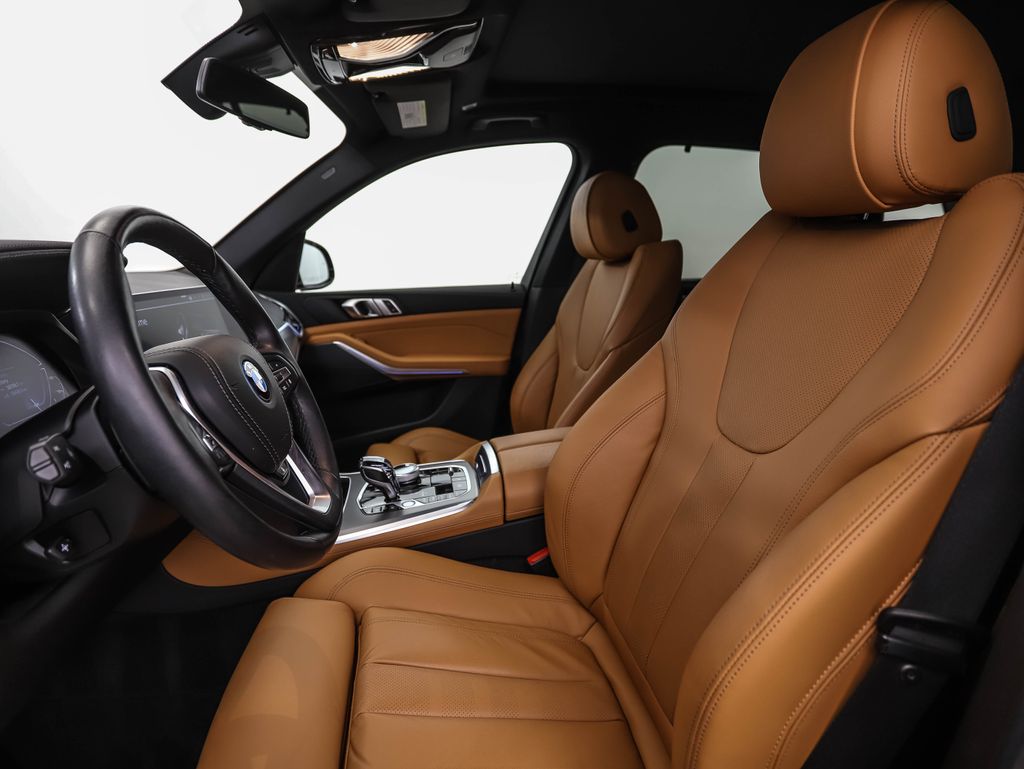 Thumbnail: 2022 BMW X5 - 11