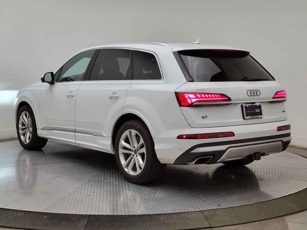 Thumbnail: 2026 Audi Q7 - 4