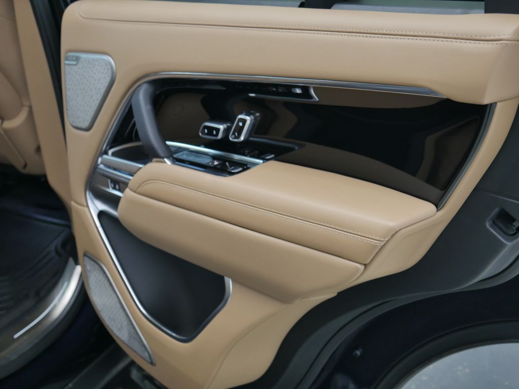Thumbnail: 2025 Land Rover Range Rover - 27