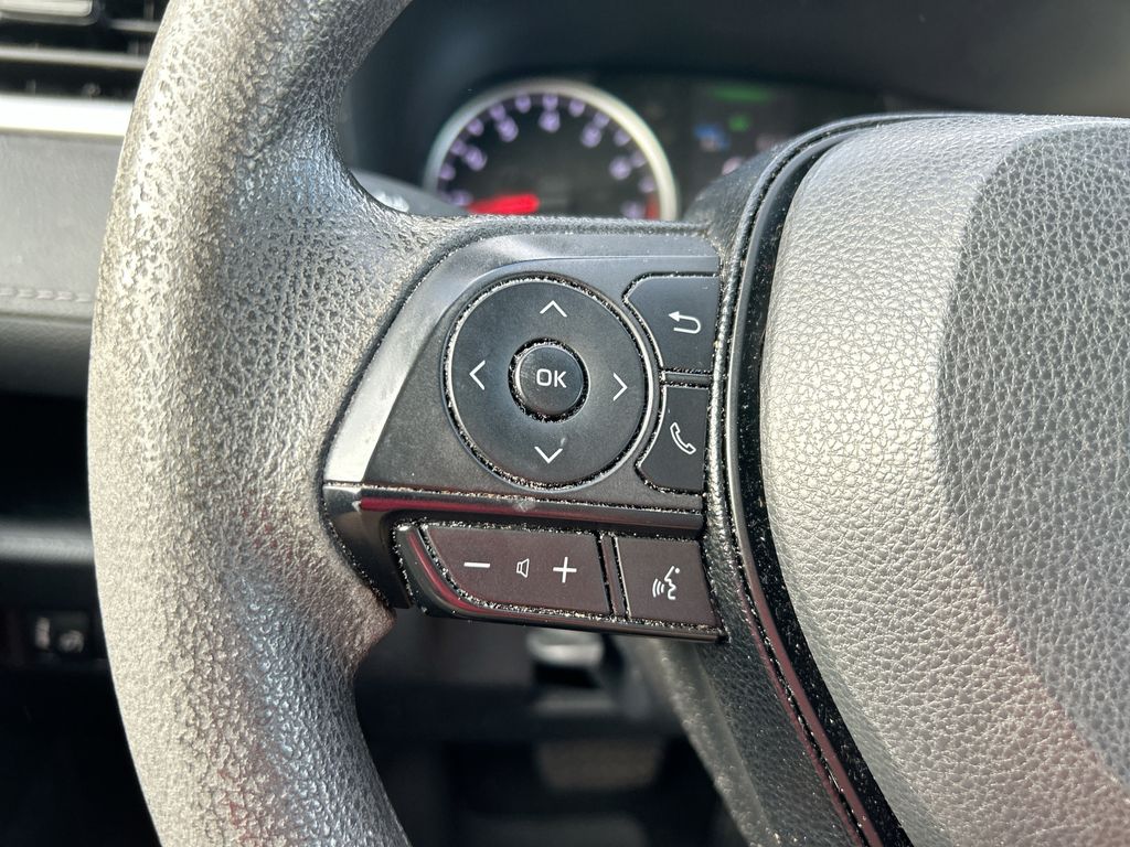 Thumbnail: 2021 Toyota RAV4 - 15
