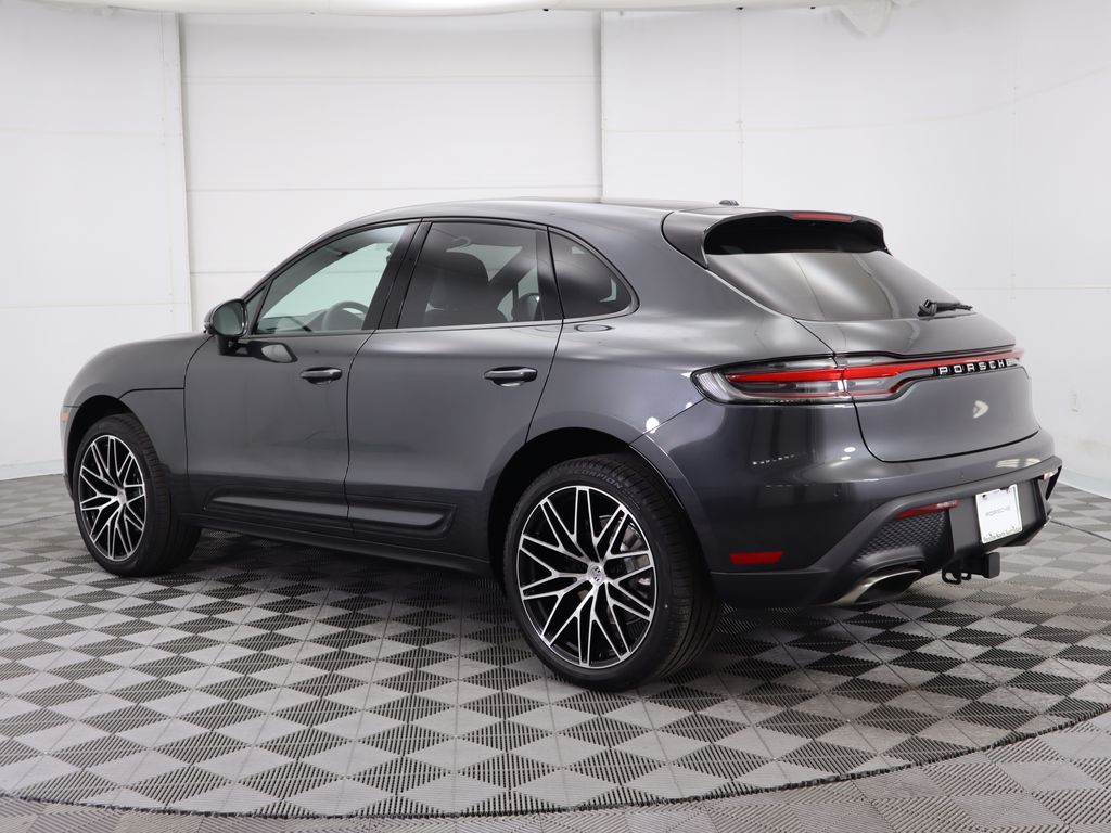 2025 Porsche Macan  7