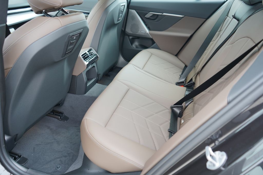 Thumbnail: 2026 BMW i5 - 19