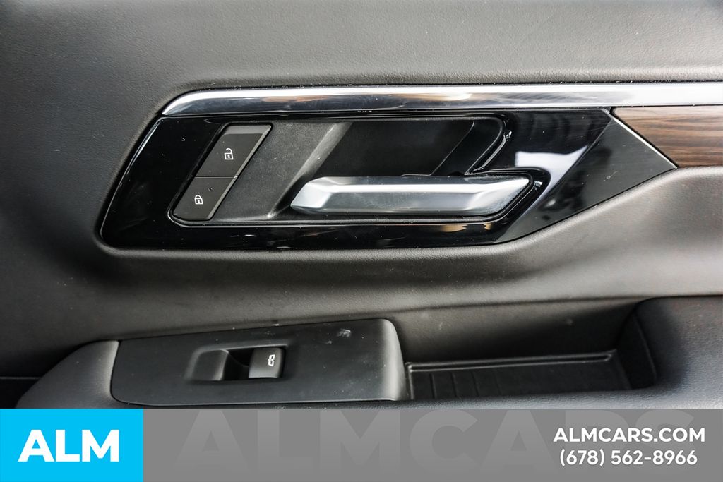 Used 2025 White Chevrolet LT image 47